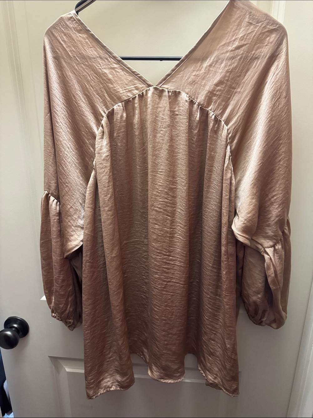 Satin V-Neck Balloon Sleeve Tunic in Blush Taupe - Picture 6 of 7
